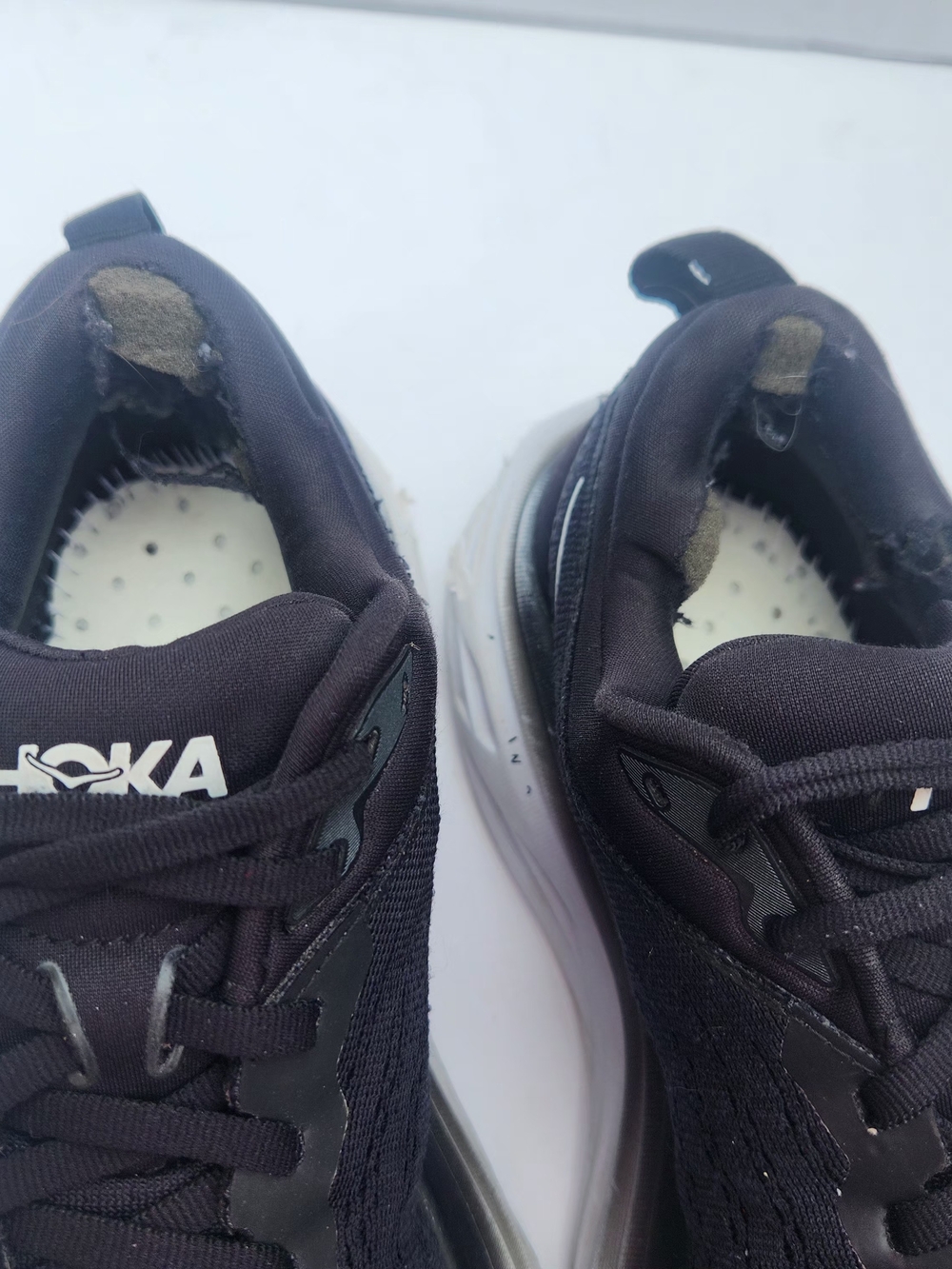 Hoka Bondi 8 Women's Black and White Cushion Running Shoes Size 7D - Picture 9 of 9